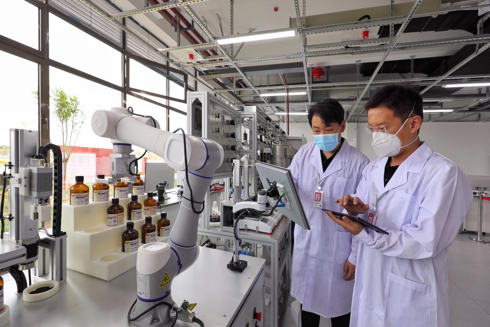 新興能源技術研發 挑戰與機遇并存的未來之路